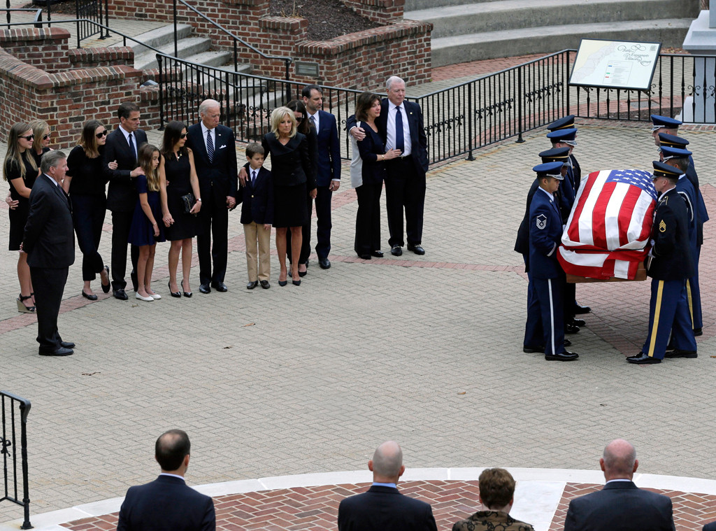 Joe Biden Gets Emotional At Son Beau S Viewing Service E Online